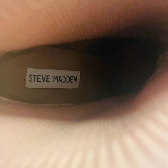 Steve Madden Nude Suede Ankle Boots, Pull on Sock Style. Size 8.5. Brand new. - Picture 7 of 7